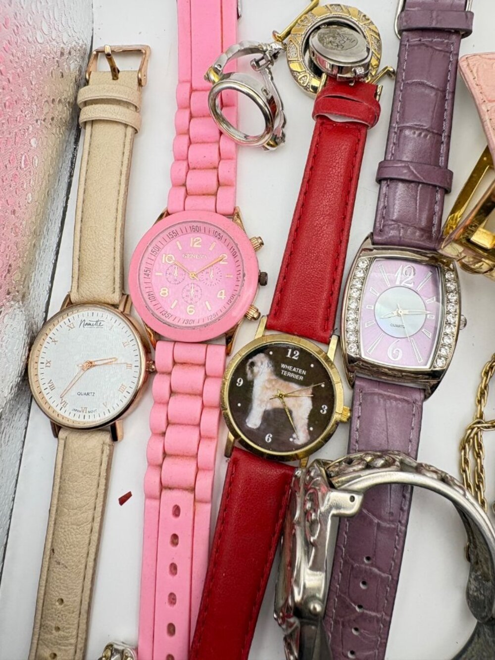 Lot of 18 Vintage Mixed Fashion Wristwatches Parts Repair Craft Lot - Picture 2 of 10